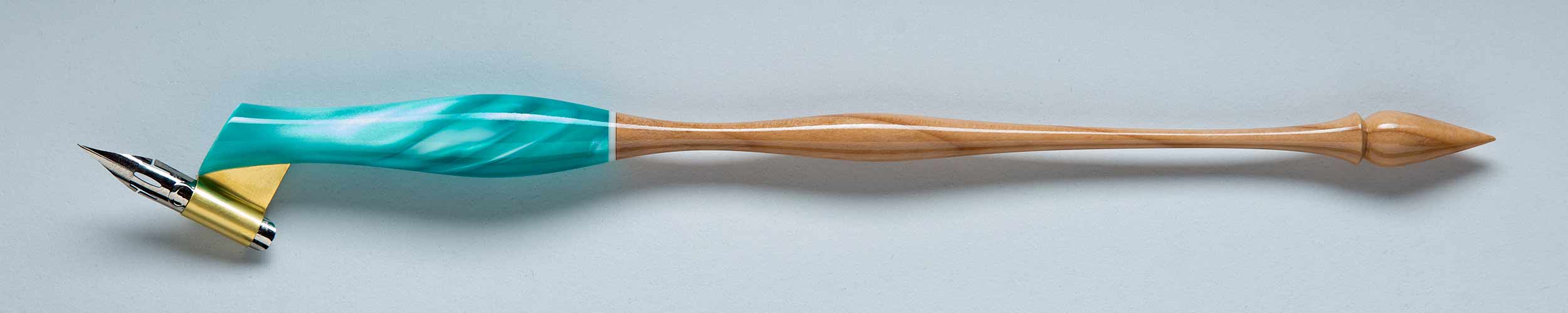 Oblique Pen Holder Image Oblique Pen Holder Image