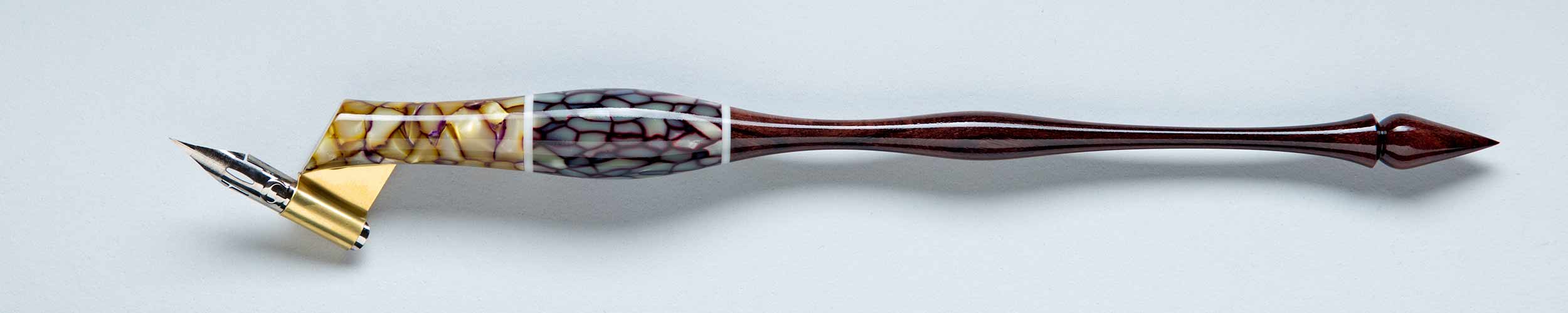 Oblique Pen Holder Image Oblique Pen Holder Image