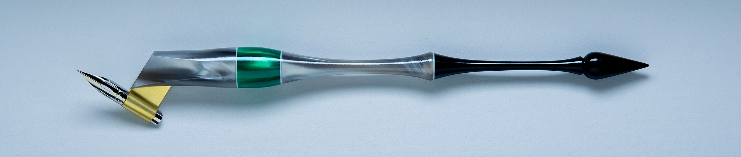 Oblique Pen Holder