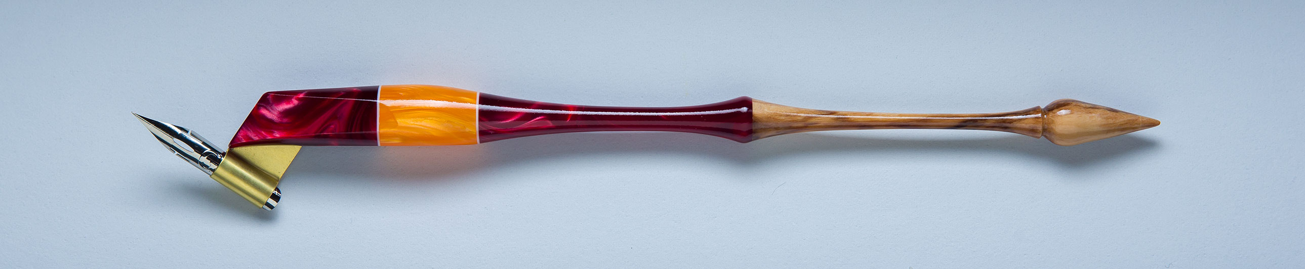 Oblique Pen Holder
