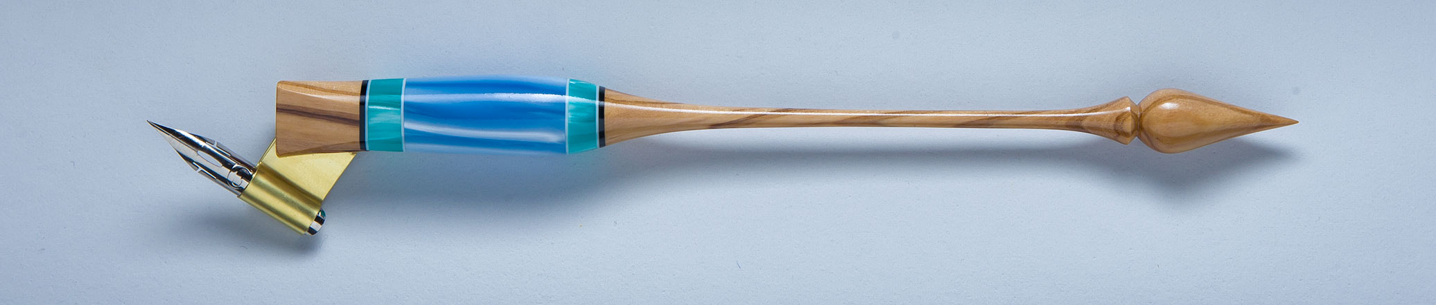 Oblique Pen Holder