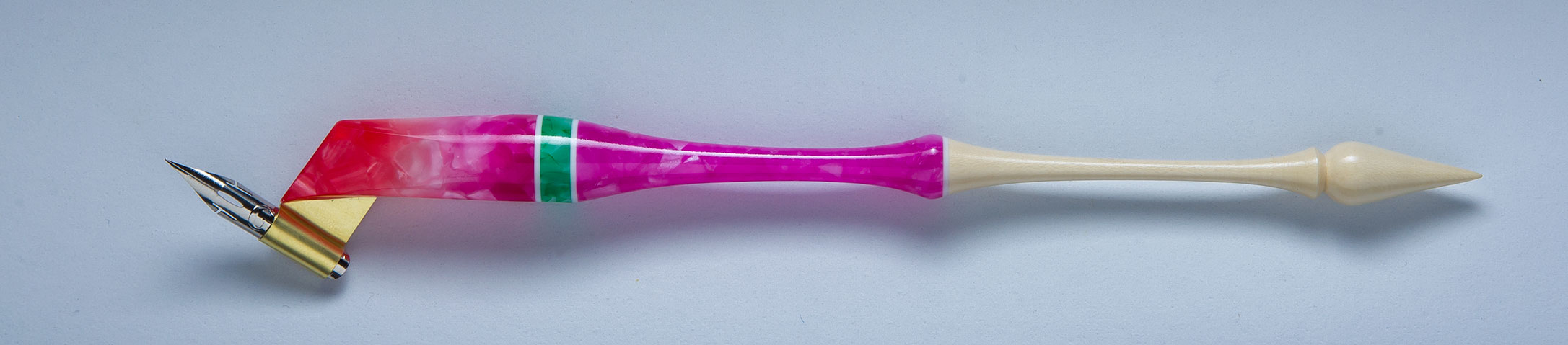 Oblique Pen Holder