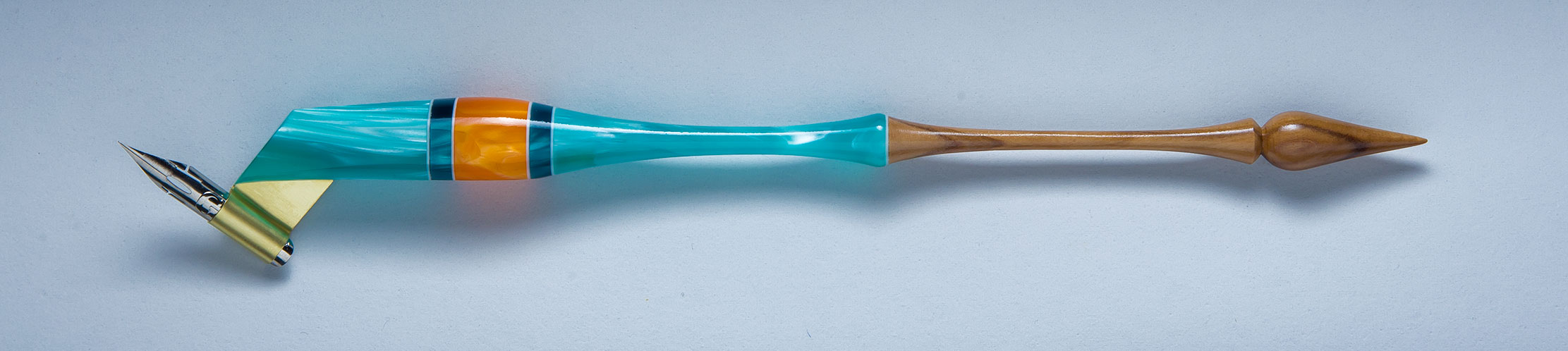 Oblique Pen Holder
