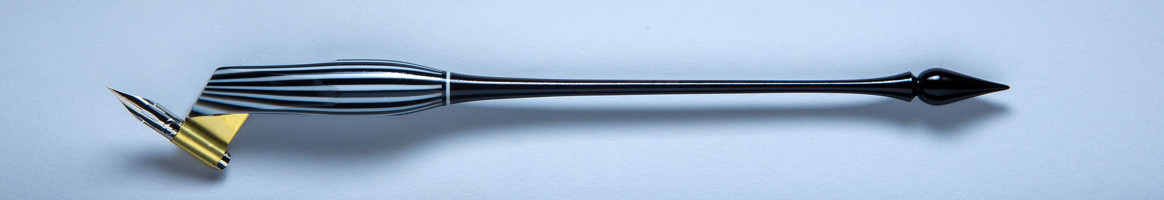 Oblique Pen Holder
