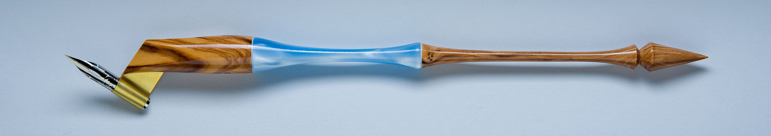 Oblique Pen Holder