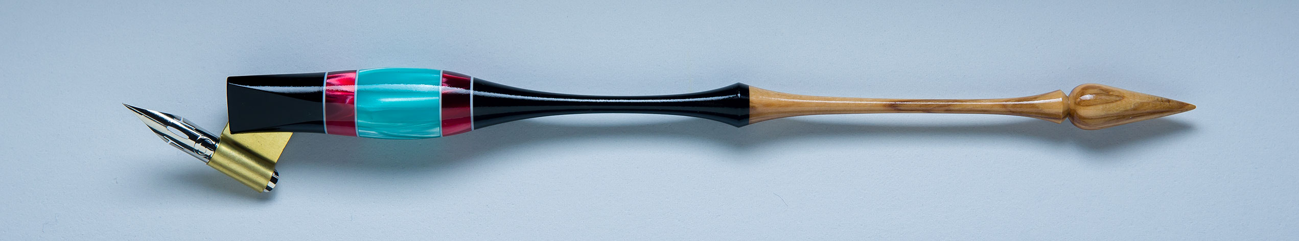 Oblique Pen Holder